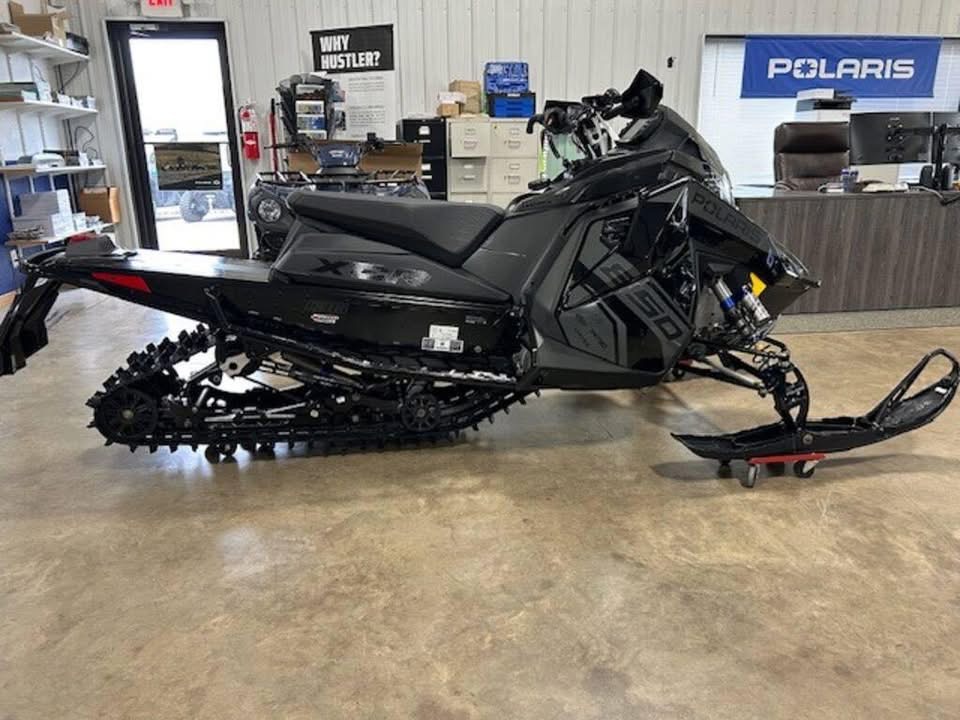 2025 Polaris® 850 Indy XCR 136 - Image 4
